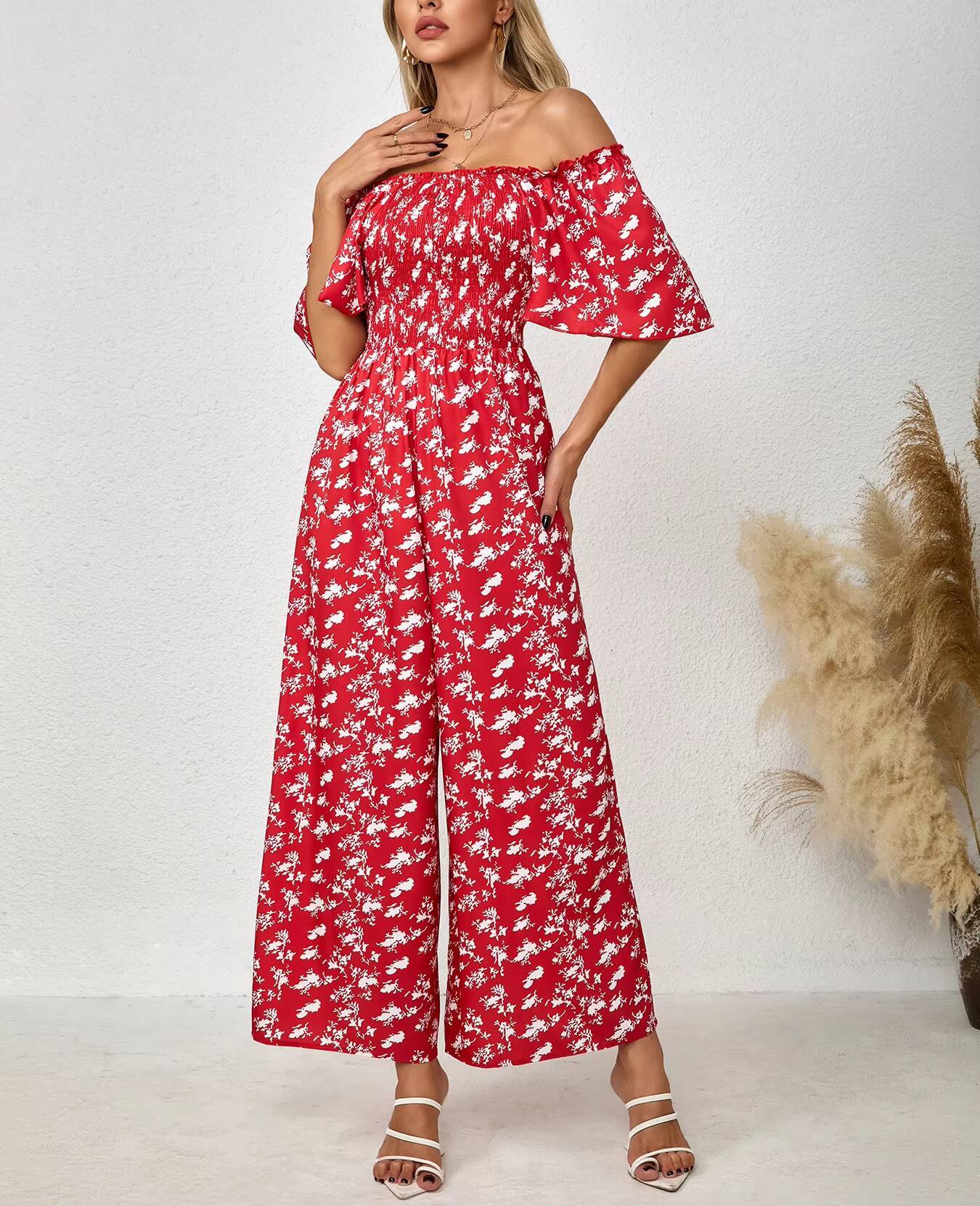 จั๊มสูทสีแดงสำหรับผู้หญิง พิมพ - Romper Floral Print บทวิจารณ์และราคา