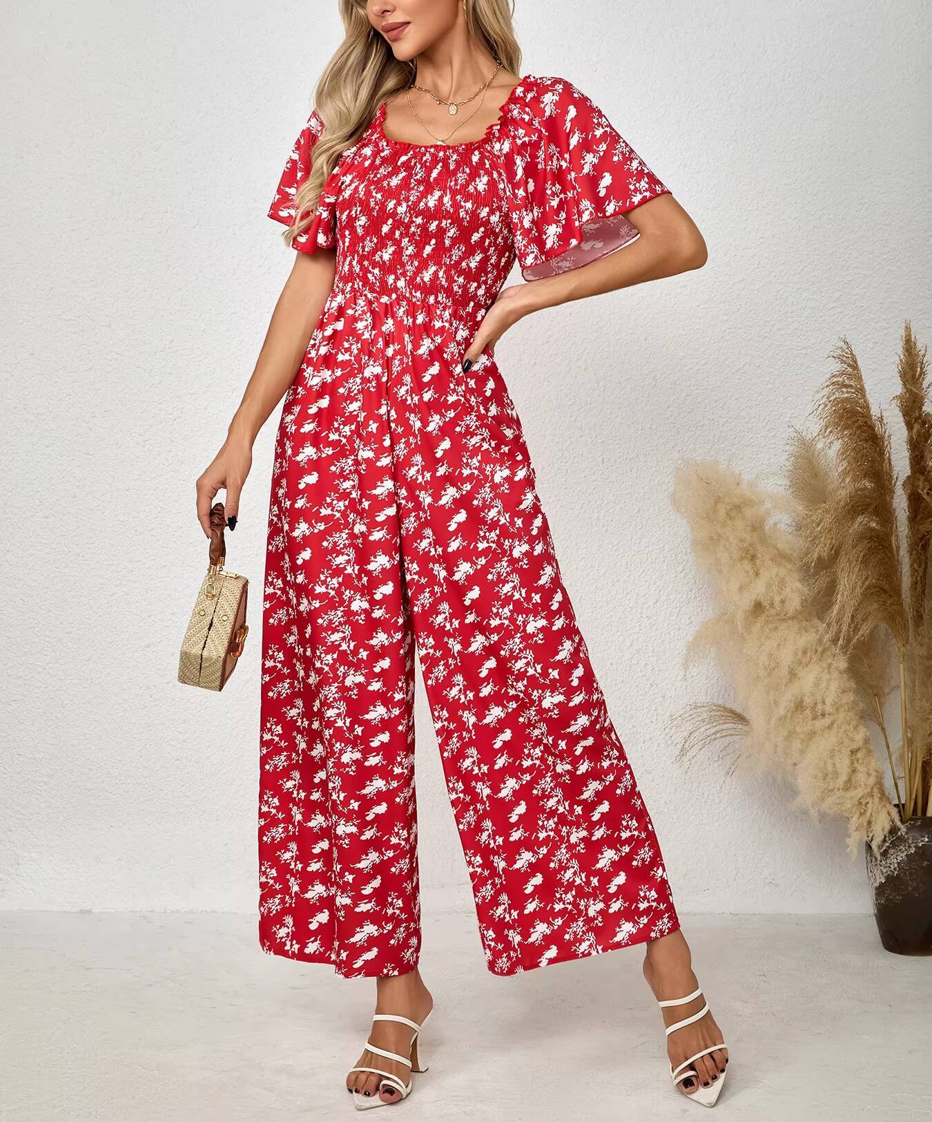 จั๊มสูทสีแดงสำหรับผู้หญิง พิมพ - Romper Floral Print บทวิจารณ์และราคา